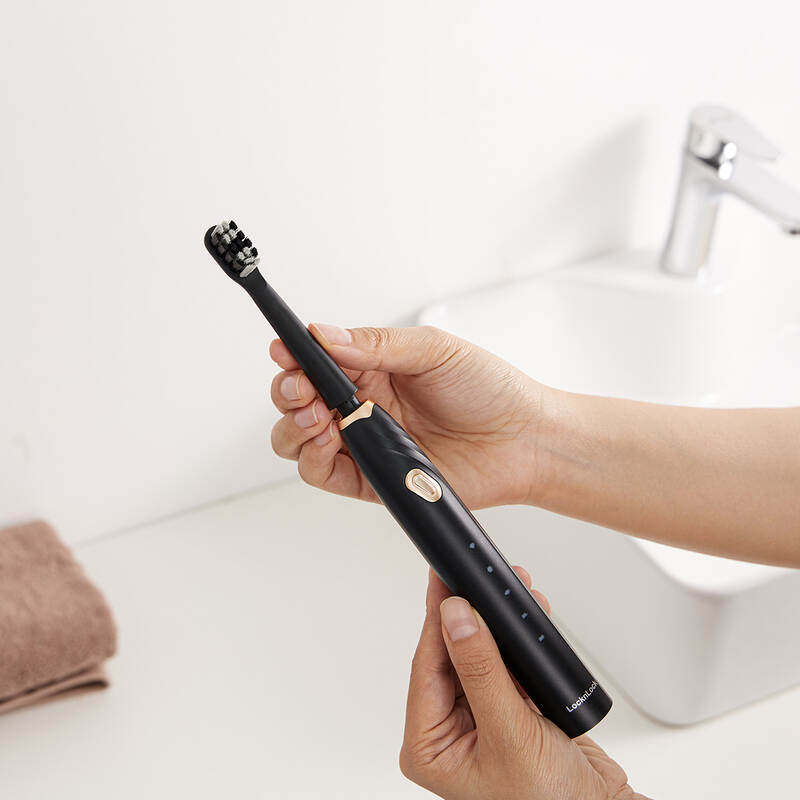 [Áp voucher 8%] Bàn Chải Đánh Răng Điện LocknLock Electric Toothbrush Dc3.7V, 1W - Màu Đen - ENR321BLK, , large image number null